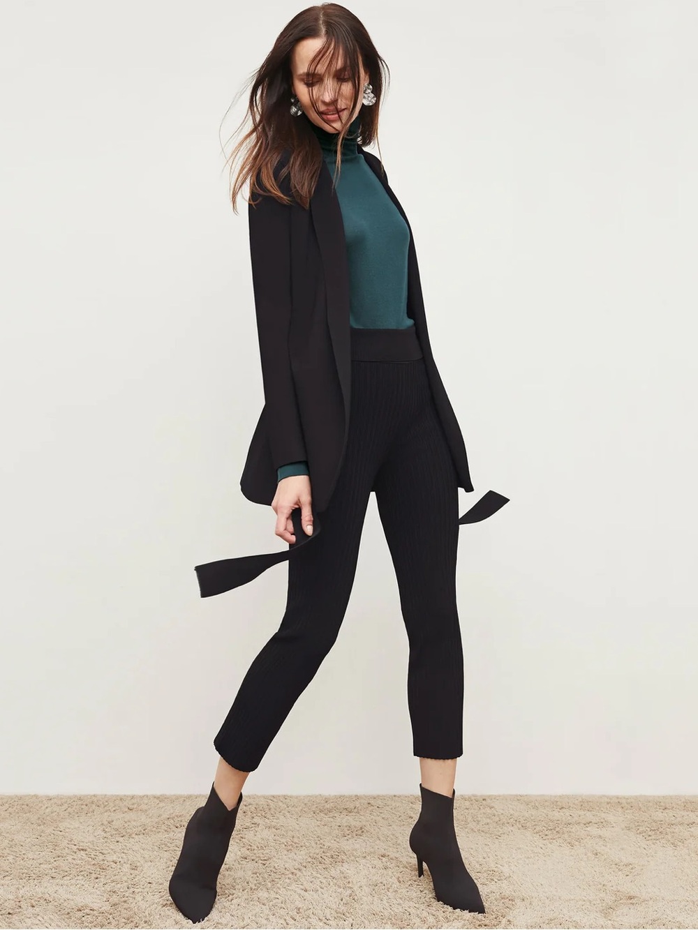 M.M. Lafleur The Finley Stretch Crop Pant in Ribbed Jardigan Knit, Black – Large